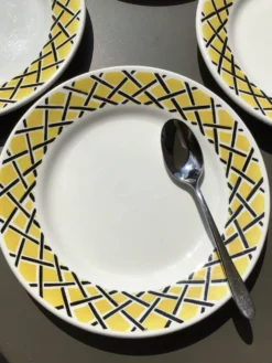 6 Assiettes dessert motif tressage jaune et noir