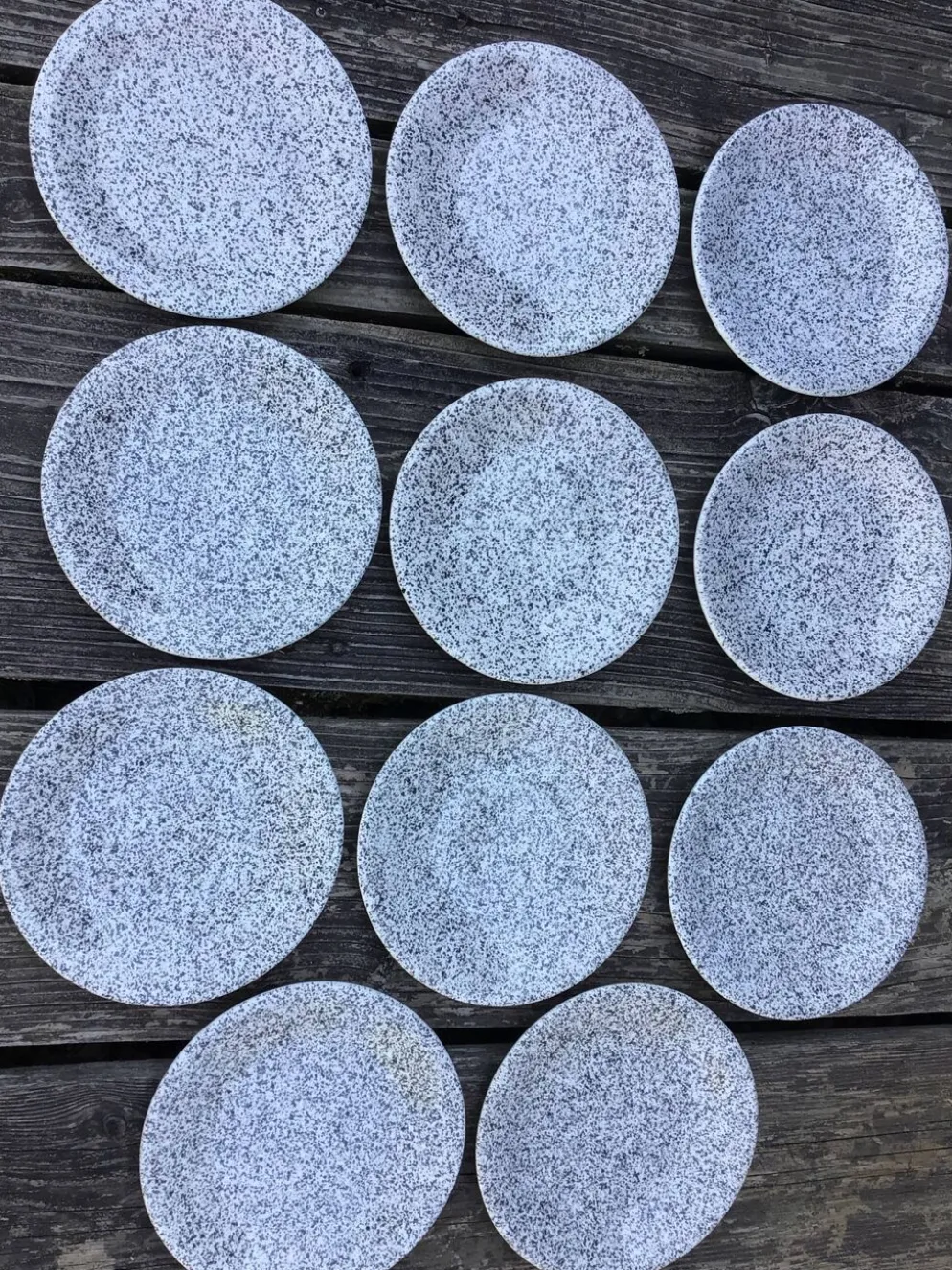 10 Assiettes dessert mouchetées gris noir