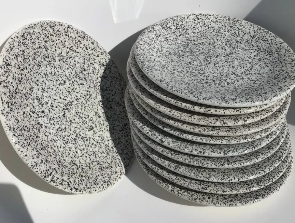 10 Assiettes dessert mouchetées gris noir