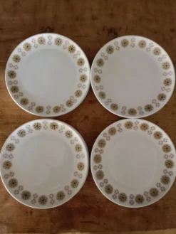 8 assiettes à dessert porcelaine de Chauvigny