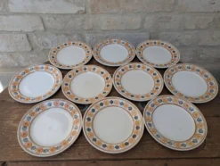 10 assiettes à dessert Saint Amand Amandinoise frise fleurs orange et noire