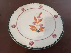 4 assiettes à dessert St Amand
