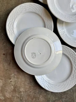 6 assiettes à dessert St Amand en faïence blanche