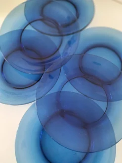 6 assiettes à dessert Vereco bleu saphir – Années 1970
