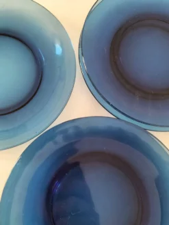 6 assiettes à dessert Vereco bleu saphir – Années 1970