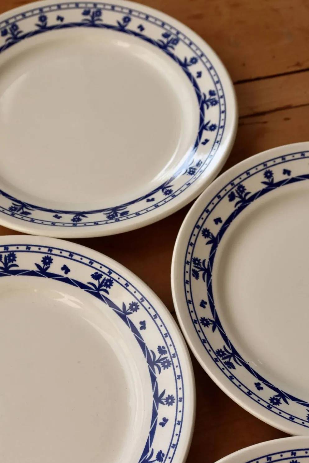 4 assiettes à dessert vintage en faïence motif fleuri