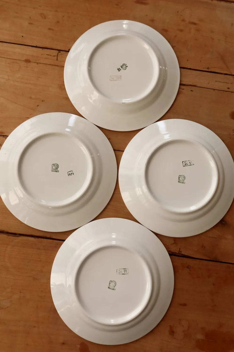 4 assiettes à dessert vintage en faïence motif fleuri