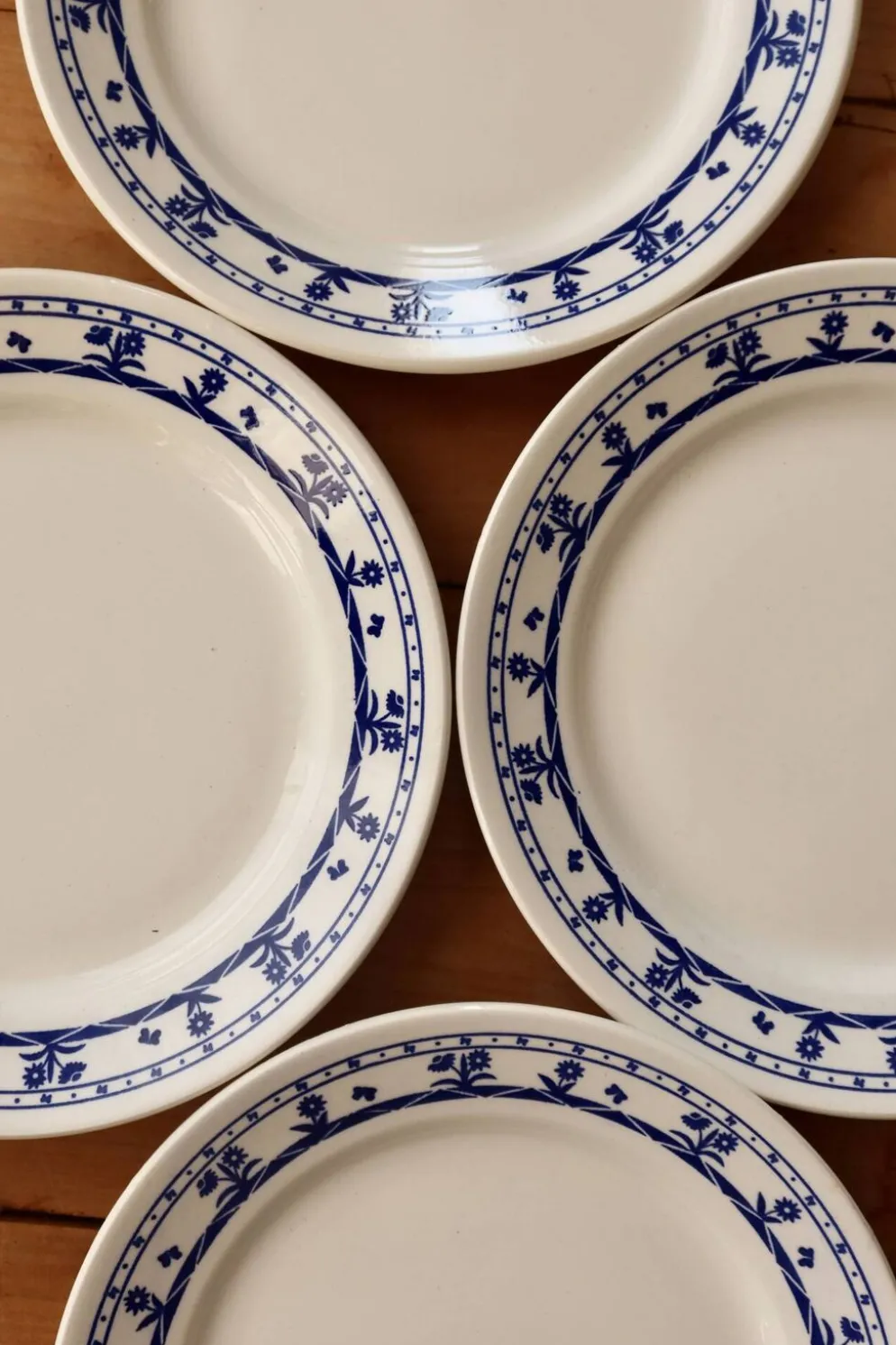 4 assiettes à dessert vintage en faïence motif fleuri