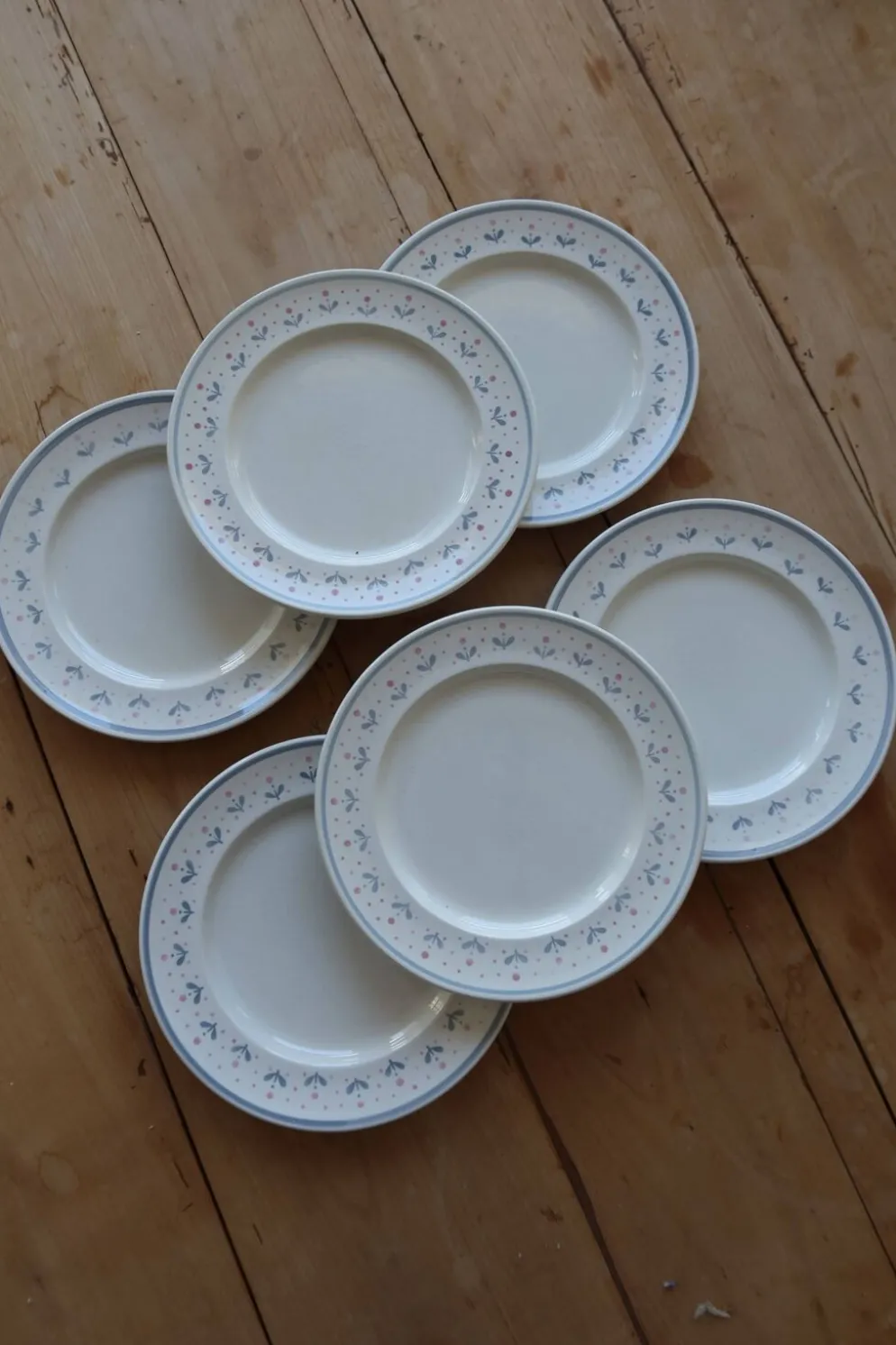 6 assiettes à dessert vintage estampillées Longchamp liseré fleuri