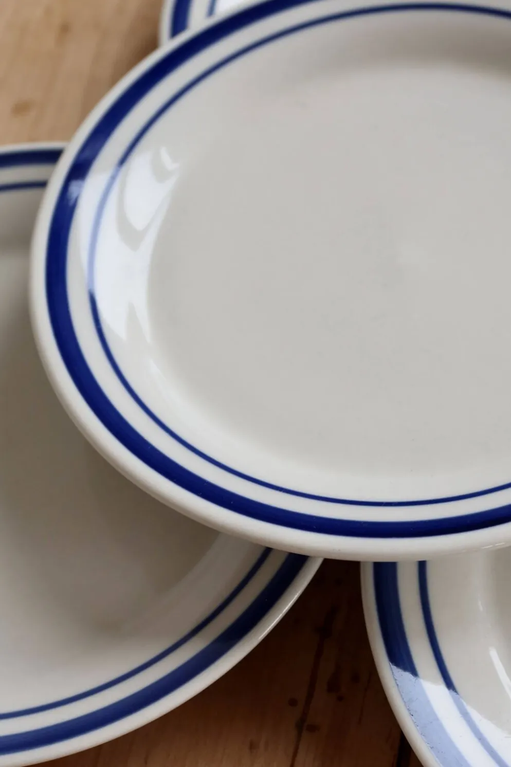 4 assiettes à dessert vintage faïence– double liseré bleu style bistrot