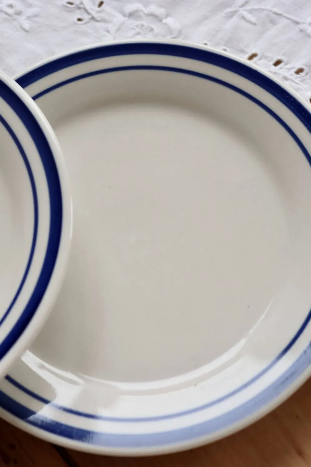 4 assiettes à dessert vintage faïence– double liseré bleu style bistrot