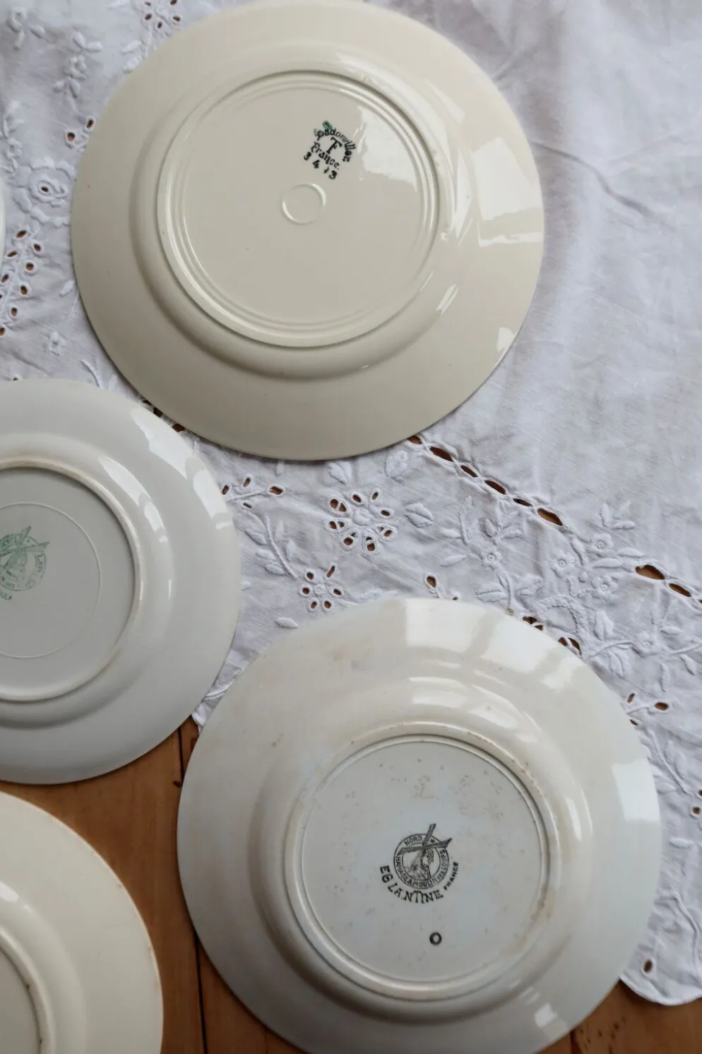 6 assiettes à dessert vintage faïence dépareillée bleue blanche