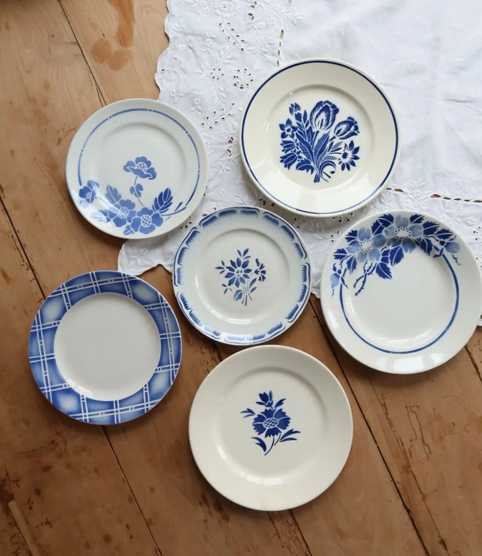 6 assiettes à dessert vintage faïence dépareillée bleue blanche