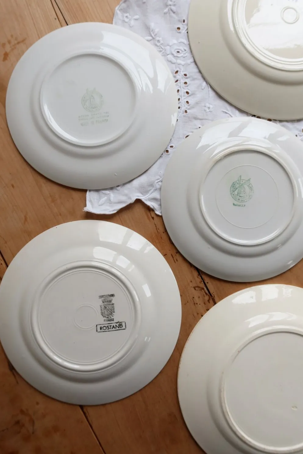 6 assiettes à dessert vintage faïence dépareillée bleue blanche