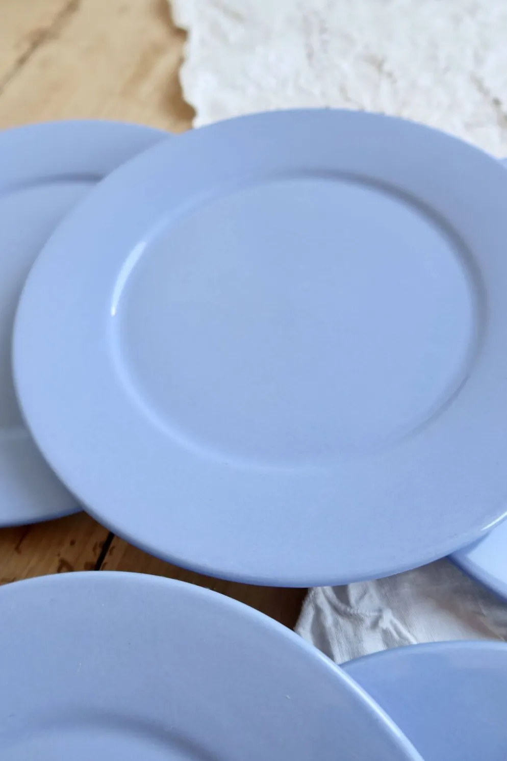 6 assiettes à dessert vintage faïence bleu ciel – Style provençal coastal
