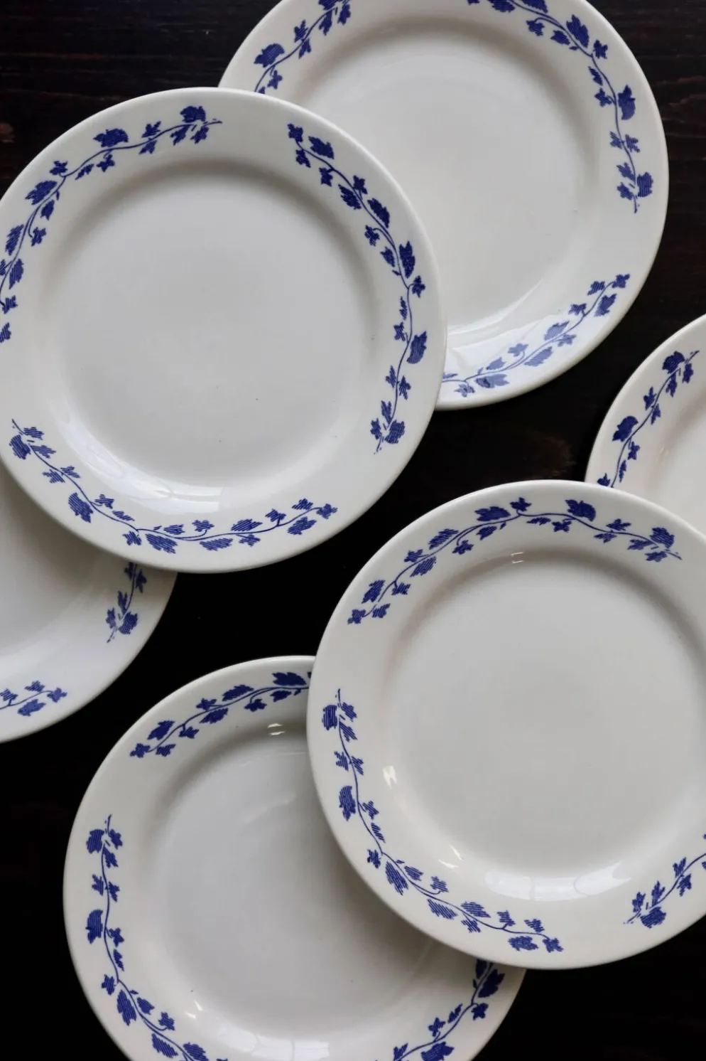 6 assiettes à dessert vintage – faïence Oxford – Blanc & bleu