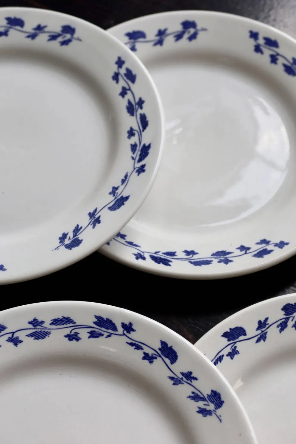 6 assiettes à dessert vintage – faïence Oxford – Blanc & bleu