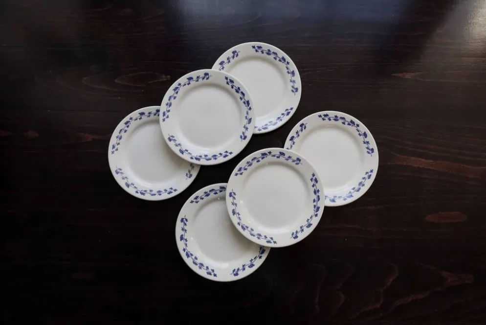 6 assiettes à dessert vintage – faïence Oxford – Blanc & bleu