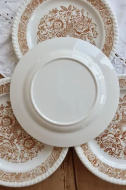 4 assiettes à dessert vintage fleuries – Codec – Décor brun rustique