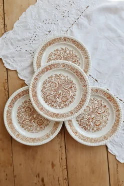 4 assiettes à dessert vintage fleuries – Codec – Décor brun rustique