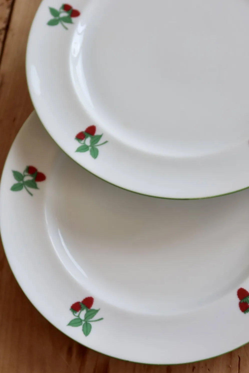 6 assiettes à dessert vintage porcelaine Table et Couleurs modèle Framboise