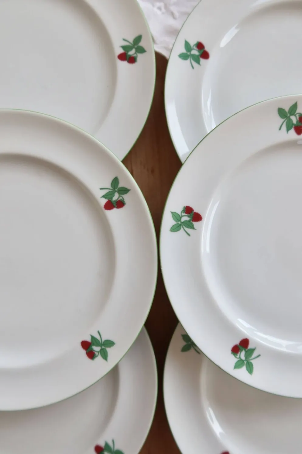 6 assiettes à dessert vintage porcelaine Table et Couleurs modèle Framboise