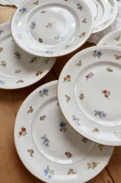 6 assiettes à dessert vintage porcelaine de Limoges – fleurettes