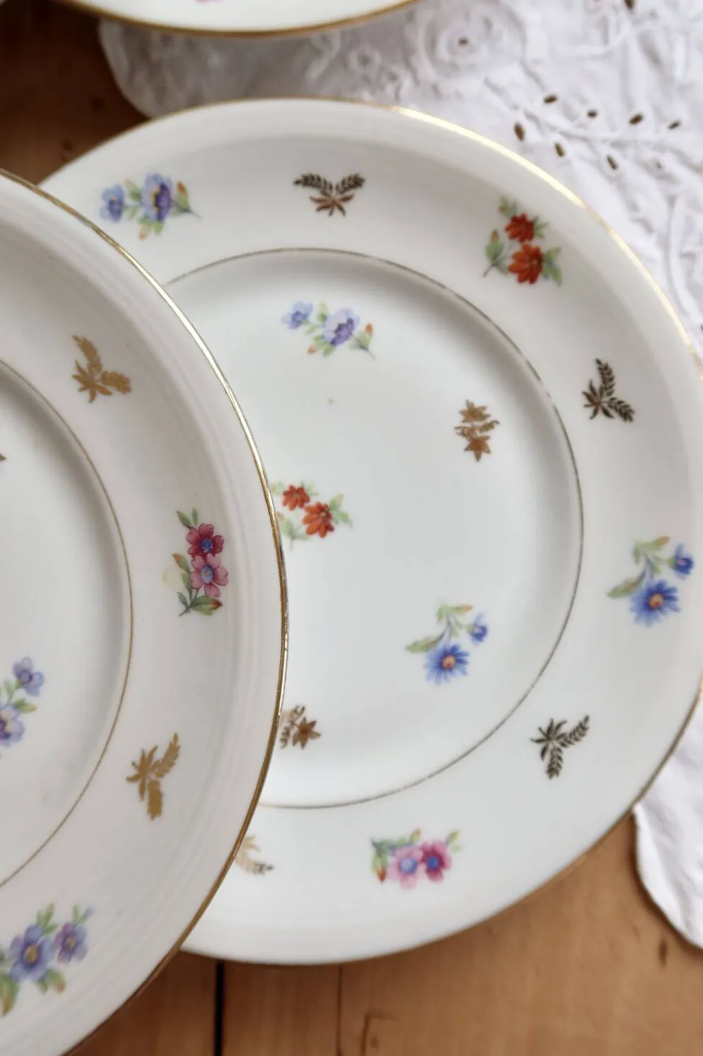 6 assiettes à dessert vintage porcelaine de Limoges – fleurettes