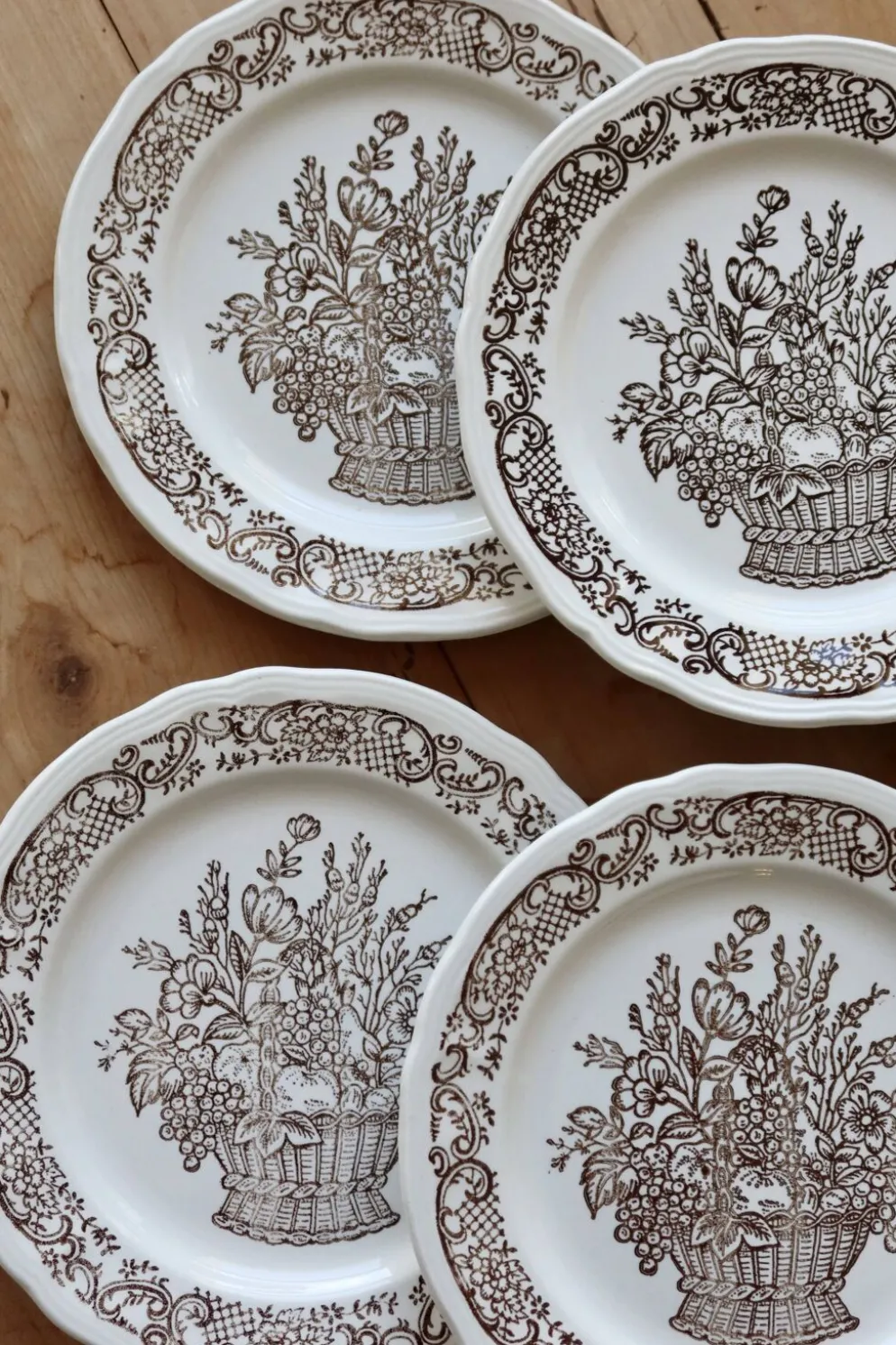 Assiettes à dessert vintage porcelaine motif bouquet champêtre marron