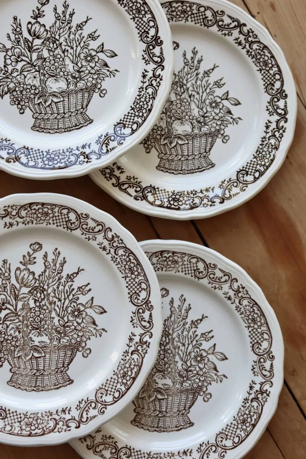 Assiettes à dessert vintage porcelaine motif bouquet champêtre marron