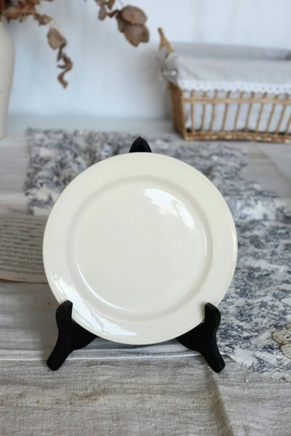 4 assiettes à dessert vintage porcelaine anglaise liseré perlé