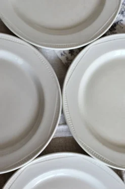 4 assiettes à dessert vintage porcelaine anglaise liseré perlé