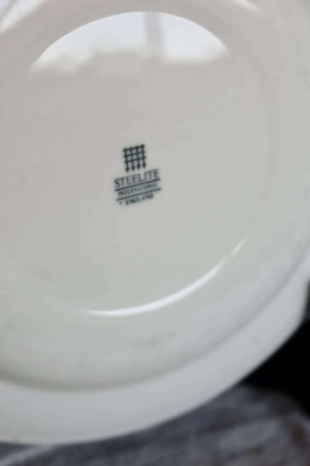 4 assiettes à dessert vintage porcelaine anglaise liseré perlé