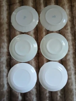 6 assiettes à dessert vintages en Arcopal