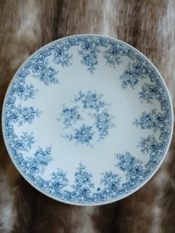 6 assiettes à dessert vintages en Arcopal