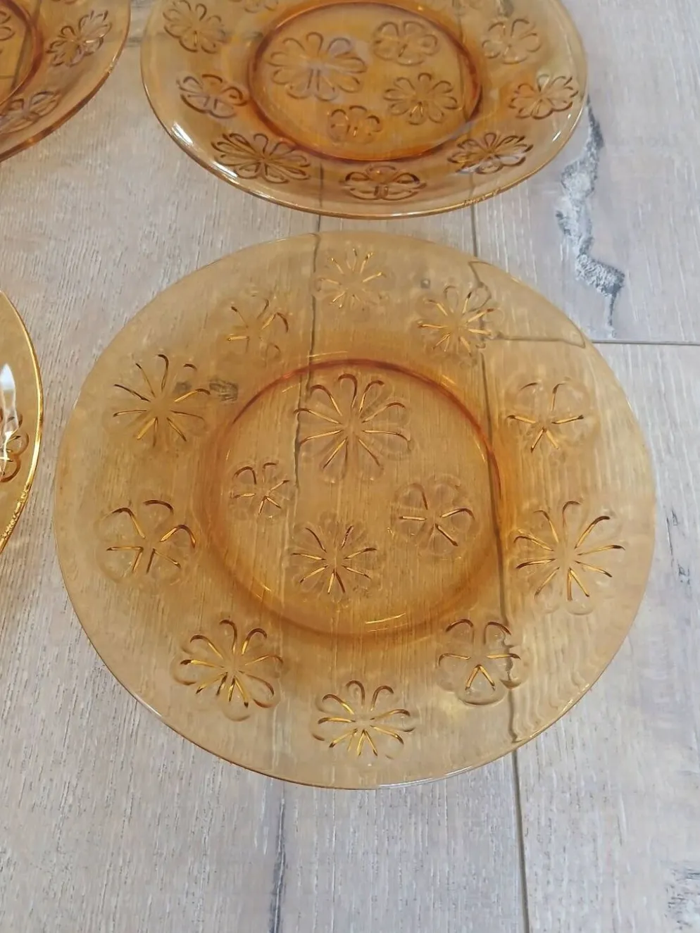6 assiettes à dessert vintages Vereco