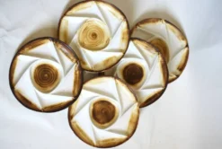 Assiettes divisées en grès vintage Français peint à la main « Longchamp »