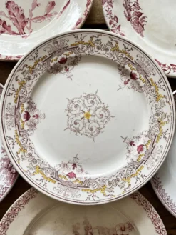 Assiettes dépareillées