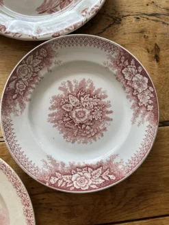 Assiettes dépareillées