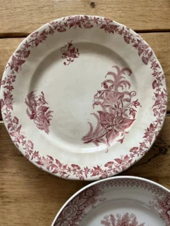 Assiettes dépareillées