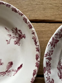 Assiettes dépareillées