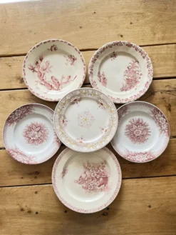 Assiettes dépareillées