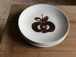 3 assiettes à désert