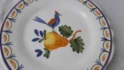3 assiettes en faïence