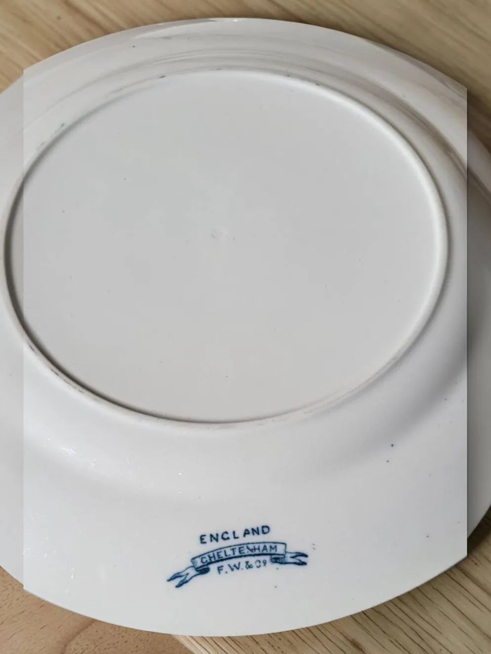 6 assiettes en faïence anglaise "Cheltenham" — F. Winkle & Co