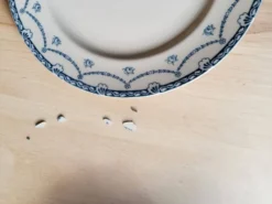 6 assiettes en faïence anglaise "Cheltenham" — F. Winkle & Co