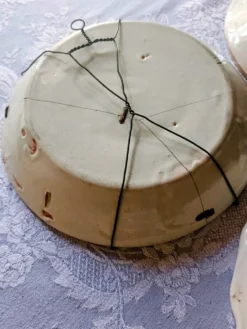 3 assiettes en faïence de Nevers XVIIIème
