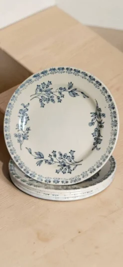 4 assiettes en faïence, Grigny — modèle " Muguet "