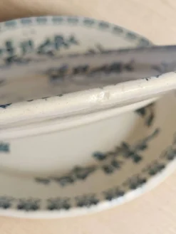 4 assiettes en faïence, Grigny — modèle 