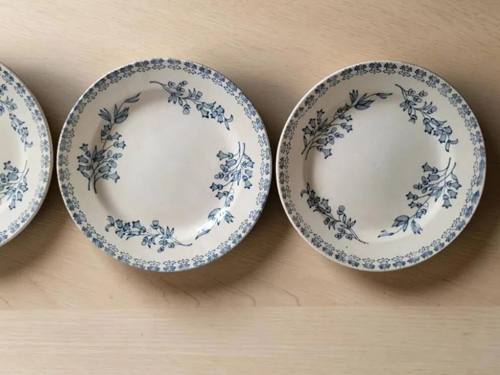 6 assiettes en faïence, Grigny — modèle " Muguet "